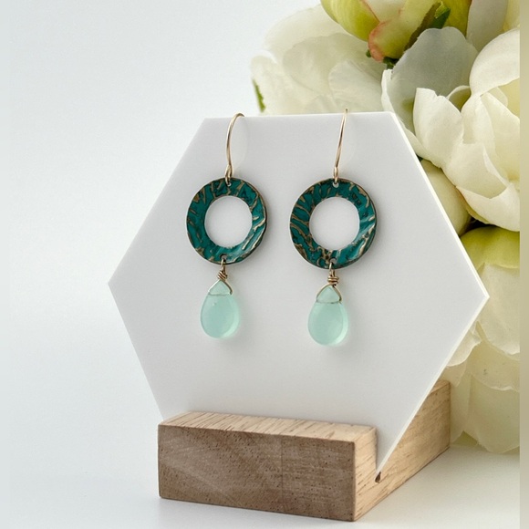 New Moon Dew Drop Aqua Quartz Earrings - Picture 1 of 2